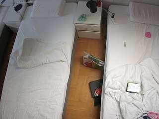 voyeurcam-julmodels-bed-5