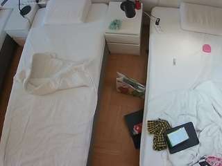 voyeurcam-julmodels-bed-5 - Live HD Webcam