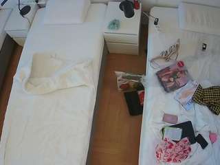 voyeurcam-julmodels-bed-5