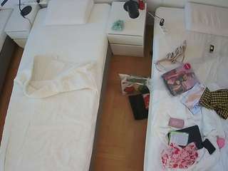 voyeurcam-julmodels-bed-5