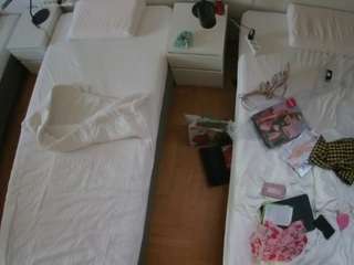 voyeurcam-julmodels-bed-5