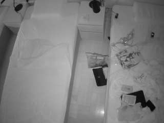 voyeurcam-julmodels-bed-5