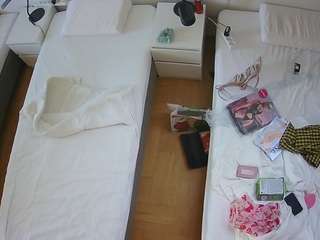 voyeurcam-julmodels-bed-5