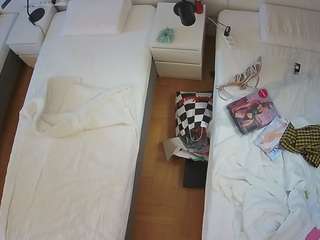 voyeurcam-julmodels-bed-5 webcam model