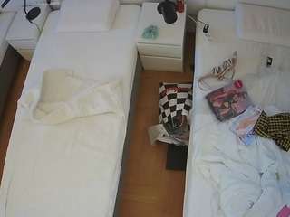 voyeurcam-julmodels-bed-5