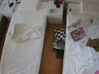 voyeurcam-julmodels-bed-5