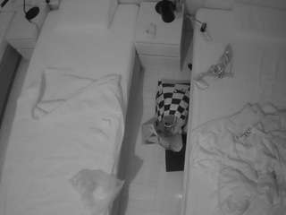 voyeurcam-julmodels-bed-5