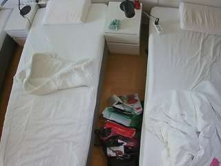 voyeurcam-julmodels-bed-5