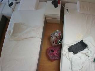 voyeurcam-julmodels-bed-5