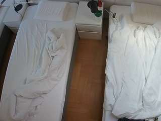 voyeurcam-julmodels-bed-5