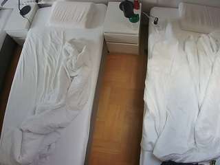voyeurcam-julmodels-bed-5