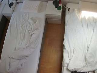 voyeurcam-julmodels-bed-5