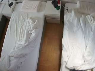 voyeurcam-julmodels-bed-5