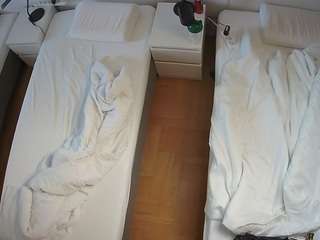 voyeurcam-julmodels-bed-5