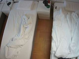 voyeurcam-julmodels-bed-5