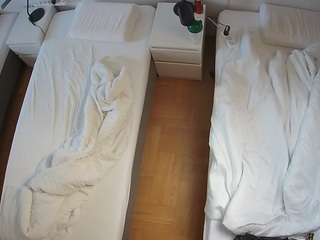 voyeurcam-julmodels-bed-5