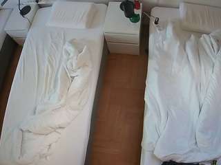 voyeurcam-julmodels-bed-5