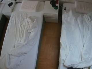 voyeurcam-julmodels-bed-5