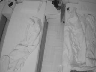 voyeurcam-julmodels-bed-5