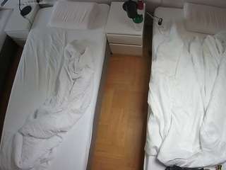 voyeurcam-julmodels-bed-5