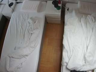 voyeurcam-julmodels-bed-5
