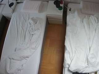 voyeurcam-julmodels-bed-5