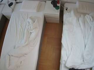 voyeurcam-julmodels-bed-5