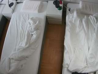 voyeurcam-julmodels-bed-5