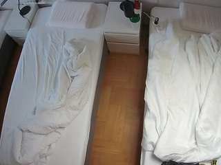 voyeurcam-julmodels-bed-5