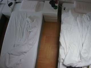 voyeurcam-julmodels-bed-5