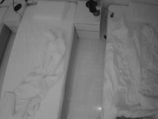 voyeurcam-julmodels-bed-5 Live Webcam on CamSoda