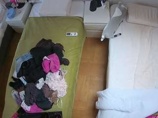 voyeurcam-julmodels-bed-5