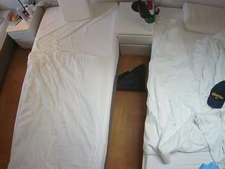 voyeurcam-julmodels-bed-5