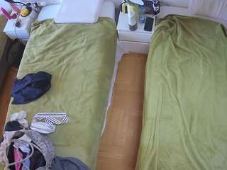 voyeurcam-julmodels-bed-5