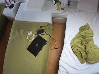 voyeurcam-julmodels-bed-5