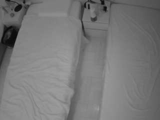 voyeurcam-julmodels-bed-5