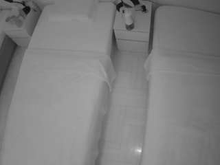voyeurcam-julmodels-bed-5