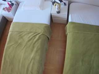 voyeurcam-julmodels-bed-5