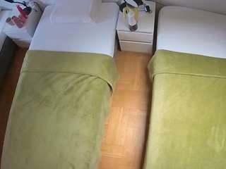 voyeurcam-julmodels-bed-5