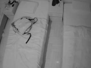 voyeurcam-julmodels-bed-5