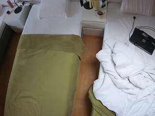 voyeurcam-julmodels-bed-5