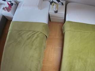 voyeurcam-julmodels-bed-5