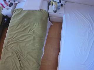 voyeurcam-julmodels-bed-5