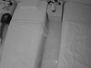 voyeurcam-julmodels-bed-5