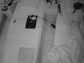 voyeurcam-julmodels-bed-5