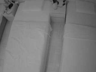 voyeurcam-julmodels-bed-5