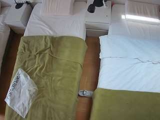 voyeurcam-julmodels-bed-5