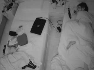 voyeurcam-julmodels-bed-5