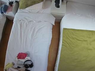 voyeurcam-julmodels-bed-5 Sex Cam Show