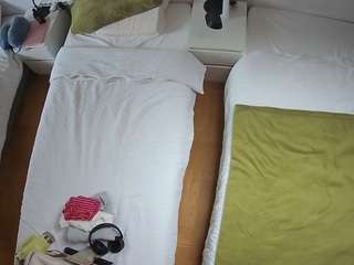 voyeurcam-julmodels-bed-5 Sex Cam Show